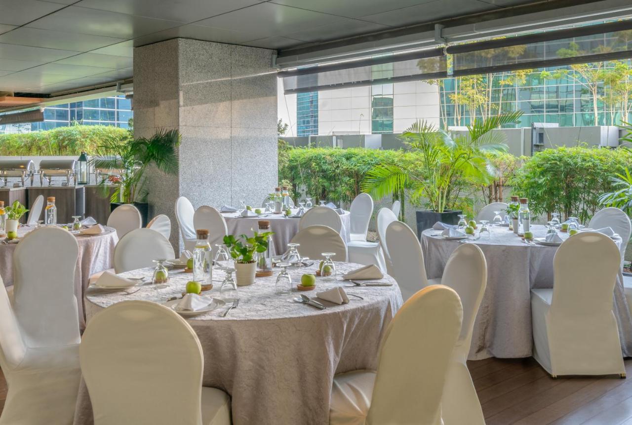 Oasia Hotel Novena, Singapore By Far East Hospitality Exterior foto